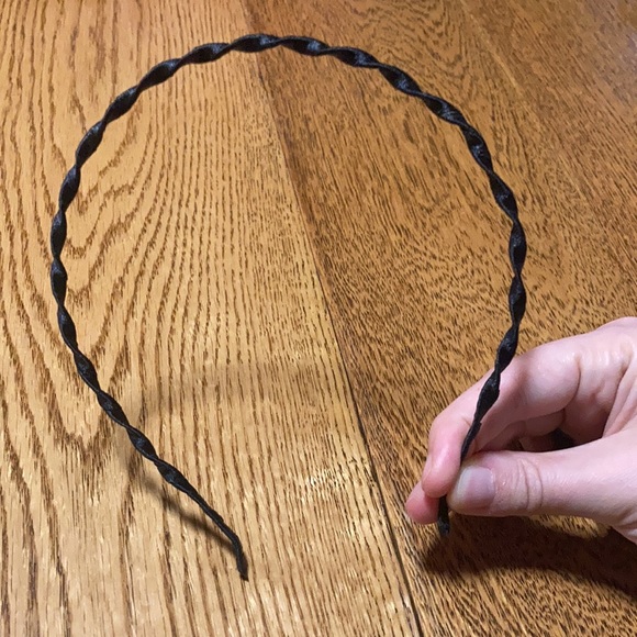 *FREE Add-on* Set of 3 Hairbands - Picture 5 of 7